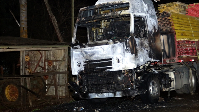 Collipulli: Fue formalizado como encubridor único detenido por ataque incendiario a camiones