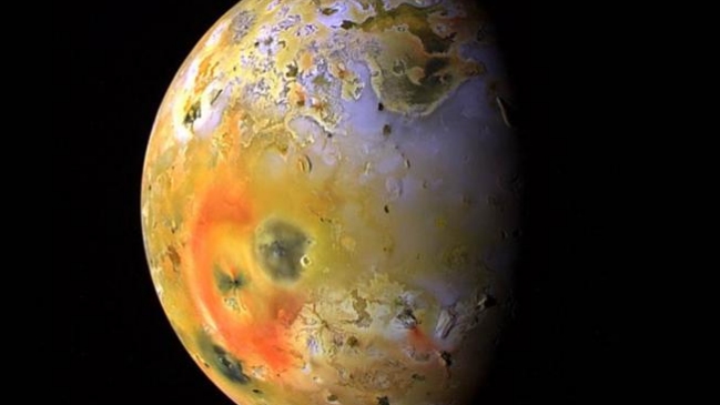 Joven astrónoma chilena descubre un planeta tres veces más grande que Júpiter