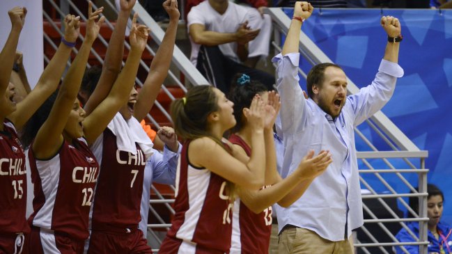 La selección femenina de baloncesto se quedó sin entrenador
