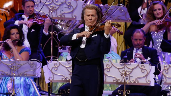André Rieu reafirmó su popularidad en Chile y cumplió con el primero de cuatro shows