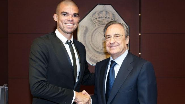 Zaguero portugués Pepe renovó hasta el 2017 con Real Madrid