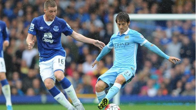 Manchester City mantuvo el liderato de la Premier League tras vencer a Everton