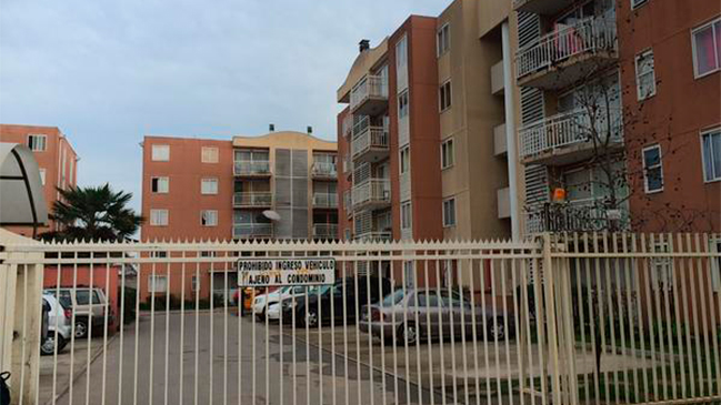 Lacrimógena que se activó en fiesta de carabineros obligó a evacuar un edificio