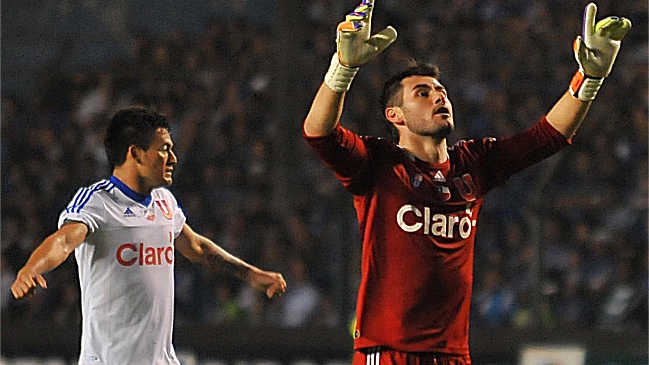 Charles Aránguiz bromeó con Paulo Garcés: 