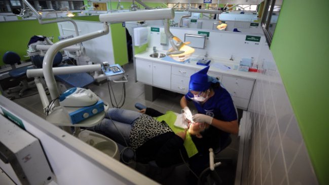 Dentistas realizarán paro de advertencia este martes