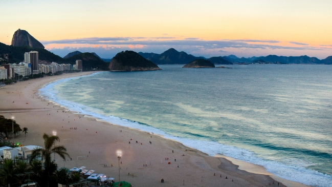 Cuestionan a autoridades de Brasil por impedir acceso a la playa a menores negros