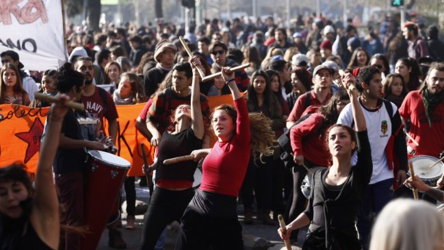 Confech marchará este jueves por calles de Santiago