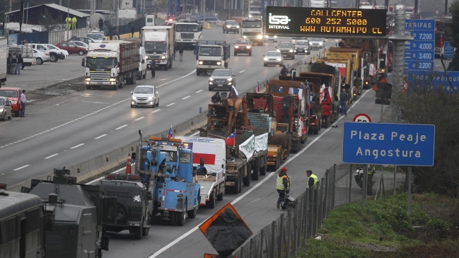Ministro Burgos: Si dirigentes de los camioneros quieren hablar, interrumpo agenda