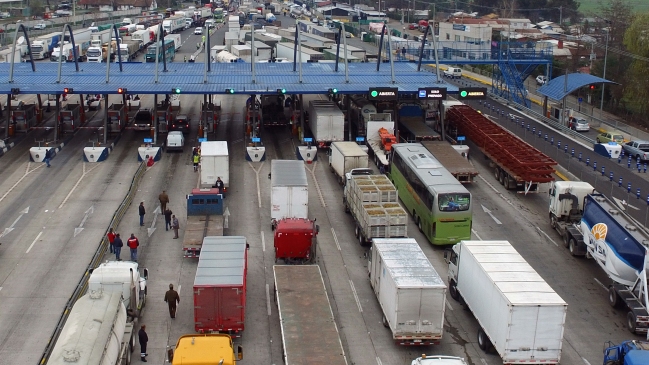 La pugna entre camioneros y Gobierno por la prohibición de ingreso a Santiago