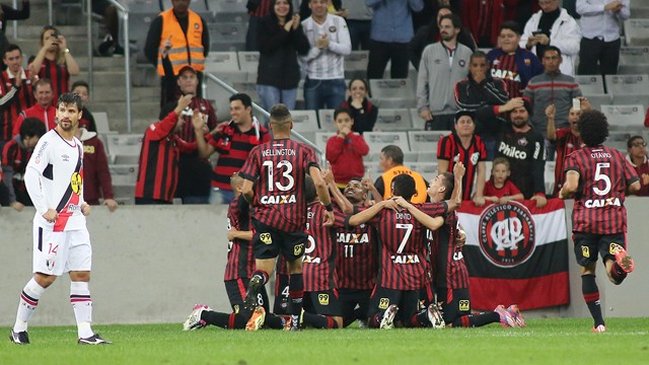 Atlético Paranaense venció a Joinville y avanzó a la tercera fase de la Copa Sudamericana