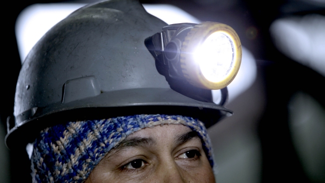 Dirigentes de minera El Abra se reunirán con ministra Williams ante despidos