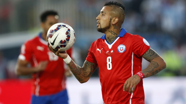 Vidal, Isla y Albornoz ya están en Chile para integrarse a la selección