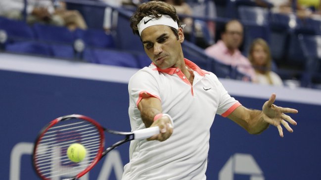 Roger Federer barrió con Steve Darcis y avanzó a la tercera ronda del US Open