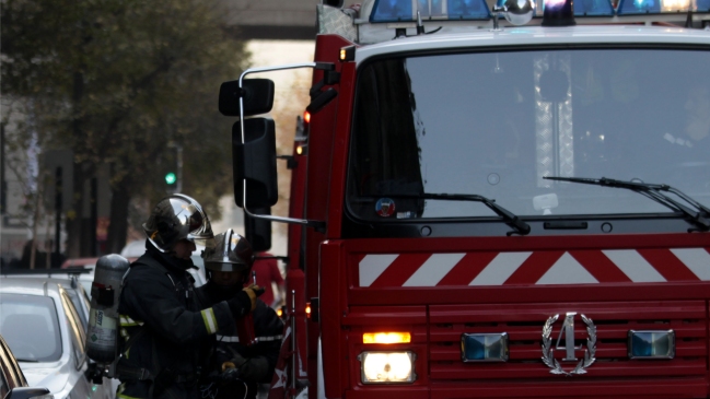 Explosión de gas refrigerante moviliza a Bomberos en Providencia