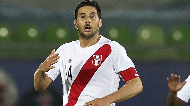Claudio Pizarro firmó su retorno a Werder Bremen