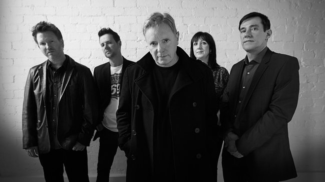 Review: New Order vuelve a reivindicar su propia leyenda