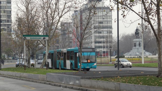 Ingenieros sugirieron 64 medidas para mejorar el Transantiago