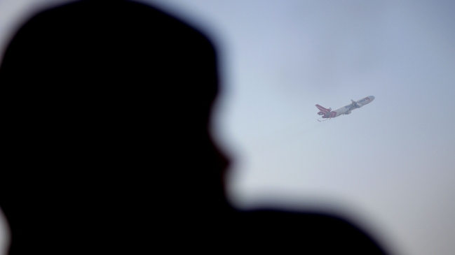 Senador RN pidió al Gobierno intervenir para evitar paro de controladores aéreos