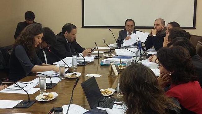 Comisión de Educación vota Carrera Docente hasta su total despacho