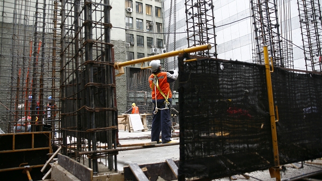 Expertos mantienen en 2,2 por ciento proyección de crecimiento del PIB en 2015