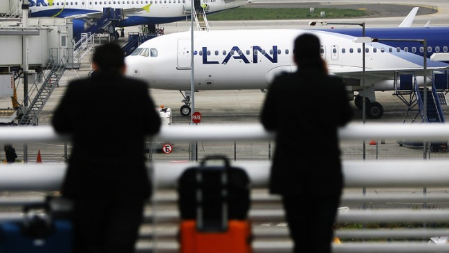 Aerolineas anunciaron plan de contingencia ante posible paro de controladores aéreos