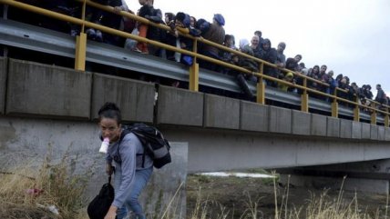  Macedonia estudia cerrar su frontera con Grecia  