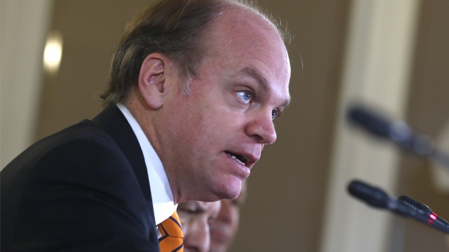 Presidente del Senado: No comparto el contenido de correos entre Ezzati y Errázuriz