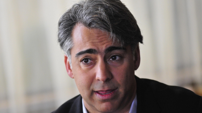 CEP: Marco Enríquez-Ominami es el personaje político mejor evaluado