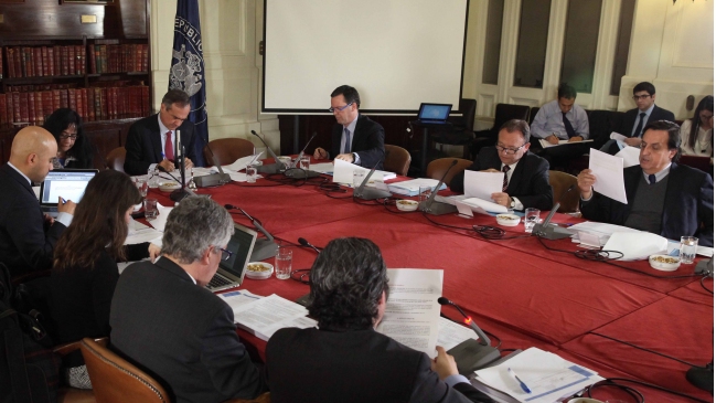 Senado posterga debate por ampliación de plazos para campañas presidenciales