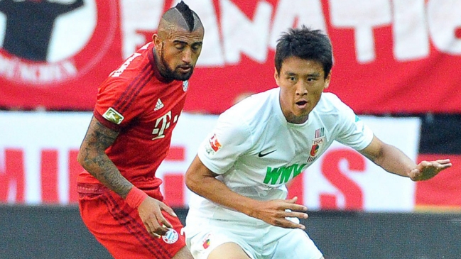 Arturo Vidal participó en sufrida victoria de Bayern Munich sobre Augsburgo