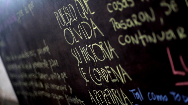 Familiares de DDDD realizaron acto homenaje a víctimas de Villa Baviera