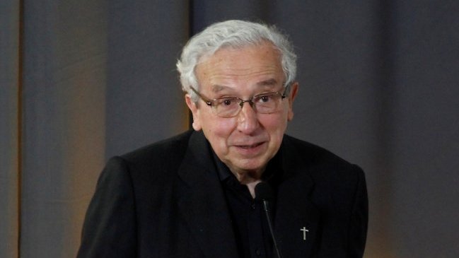 Fernando Montes descarta que Ezzati deba renunciar a Arzobispado de Santiago