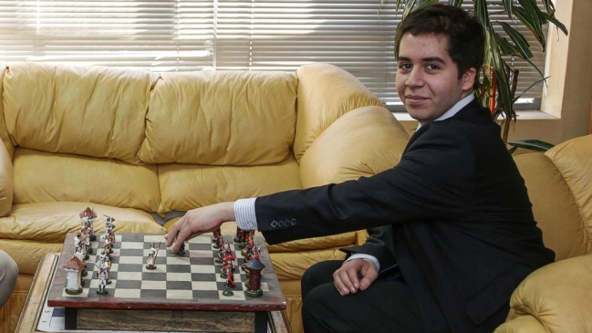 Chileno Cristóbal Henríquez relató histórico triunfo en el Mundial de Ajedrez