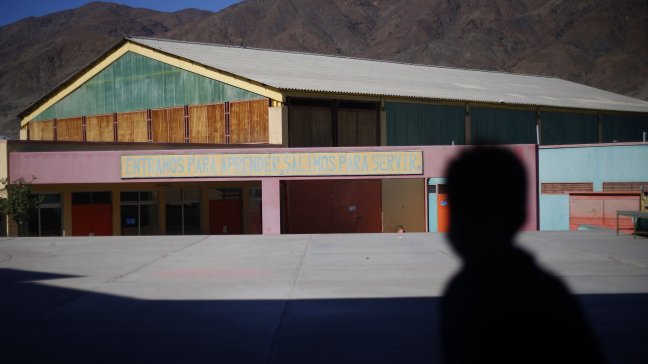 Autoridades suspenden clases en establecimientos municipales tras terremoto