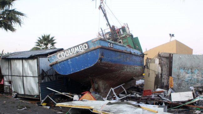 Olas del tsunami llegaron a casi ocho metros en Coquimbo
