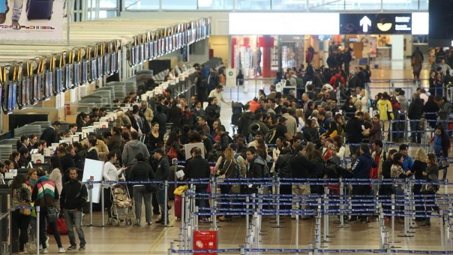 La medida que dejaría abajo de los vuelos a pasajeros que beban demasiado