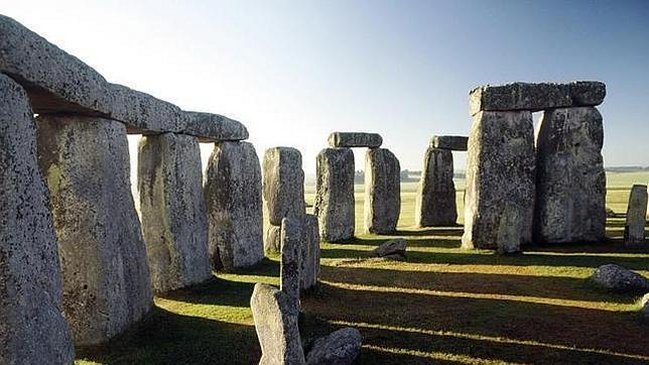 El hombre que fue a comprar unas cortinas y regresó con Stonehenge
