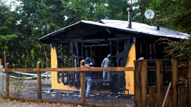 Ataque incendiario destruyó al menos dos viviendas en La Araucanía