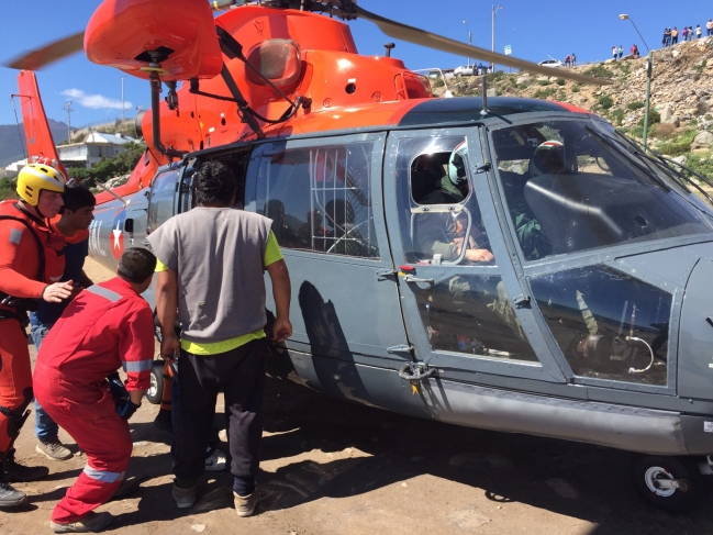 Buzos de la Armada hallaron cadáver de mujer en zona del tsunami
