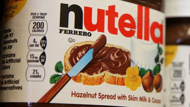 Sujeto golpeó a anciano que lo criticó por acaparar muestras de Nutella