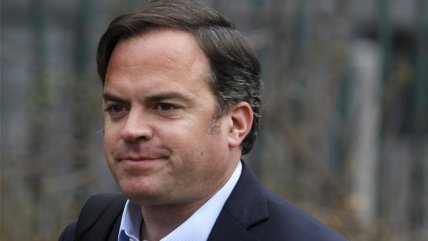 Diputado Matías Walker arribó a Chile tras su polémico viaje a Nueva York