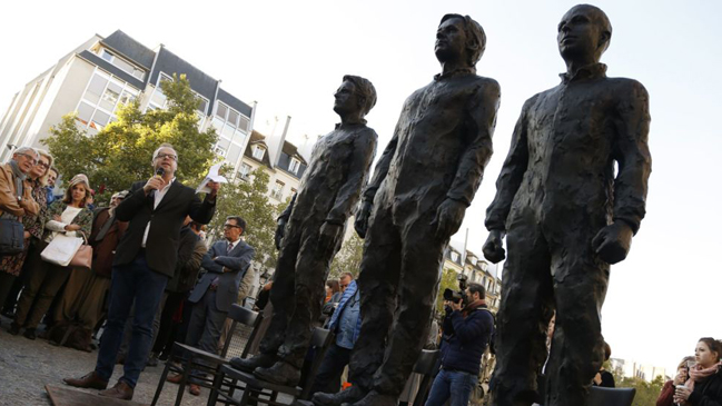 Obra artística rescata el aporte de Assange, Snowden y Manning