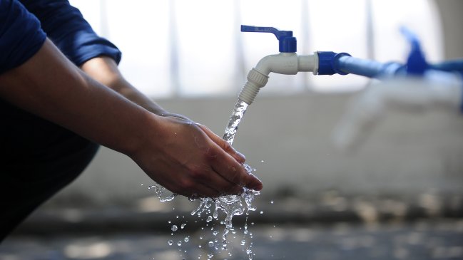 Corte de agua causa baja en comercio de Valparaíso