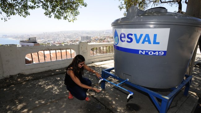 Valparaíso volvió a la normalidad tras 26 horas sin agua