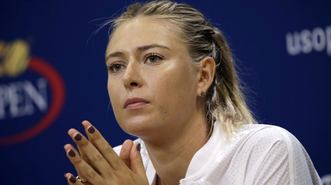 Maria Sharapova se retiró en su regreso a las canchas en Wuhan