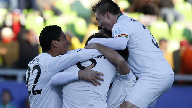 Bolivia anunció uniforme alternativo rojo 