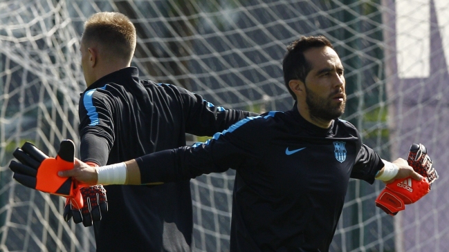 Claudio Bravo no entró en la lista de citados para duelo con Bayer Leverkusen