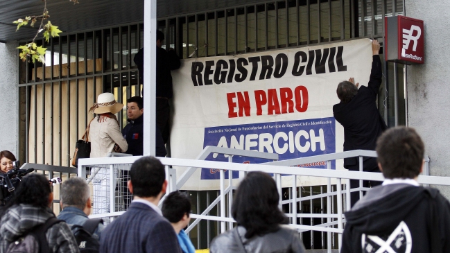 Trabajadores del Registro Civil mantienen el paro indefinido