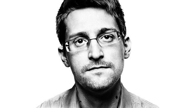 Edward Snowden abre cuenta de Twitter con enigmático mensaje