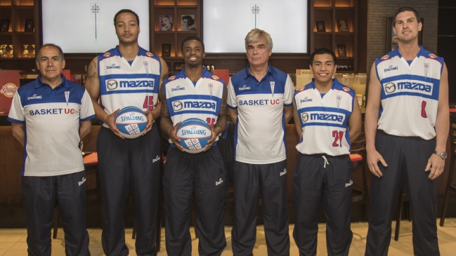 U. Católica presentó plantel y premiará a sus hinchas con viaje para ver la NBA